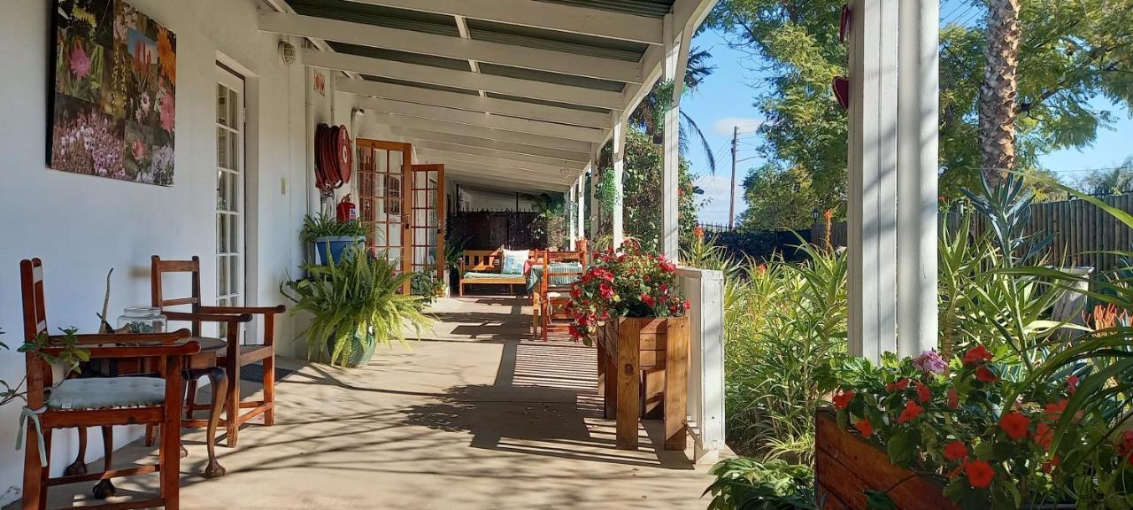 Beit Shalom Before Known As Best Little Guesthouse Oudtshoorn Exterior foto