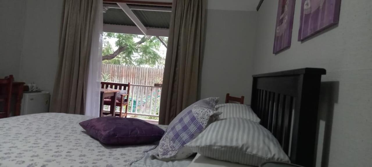 Beit Shalom Before Known As Best Little Guesthouse Oudtshoorn Exterior foto