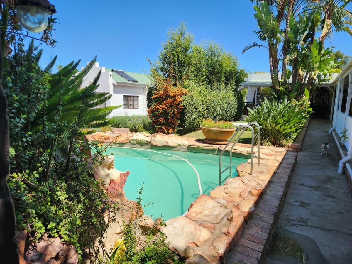 Beit Shalom Before Known As Best Little Guesthouse Oudtshoorn Exterior foto