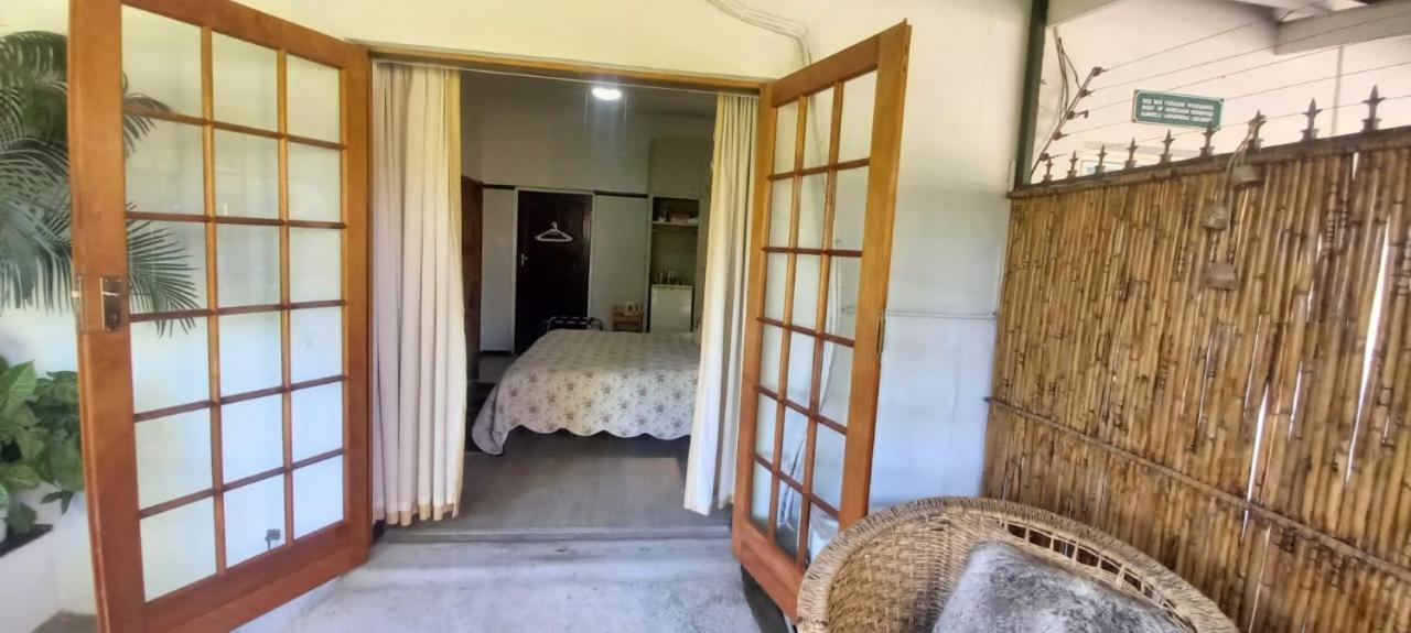 Beit Shalom Before Known As Best Little Guesthouse Oudtshoorn Exterior foto