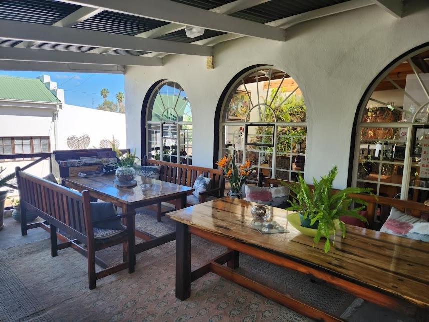 Beit Shalom Before Known As Best Little Guesthouse Oudtshoorn Exterior foto